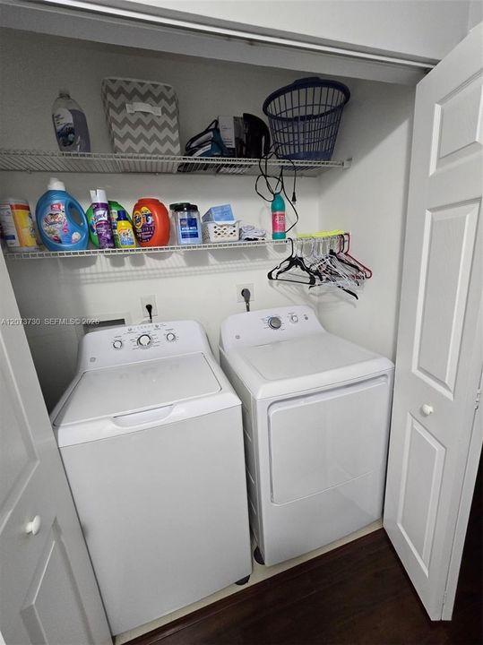 For Rent: $3,000 (3 beds, 3 baths, 1232 Square Feet)