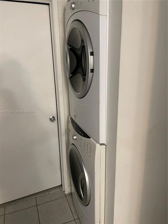 En Venta: $280,000 (2 camas, 2 baños, 900 Pies cuadrados)