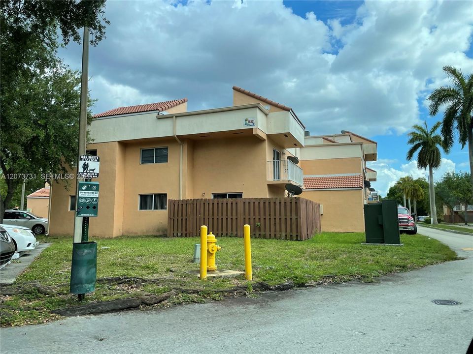 En Venta: $280,000 (2 camas, 2 baños, 900 Pies cuadrados)