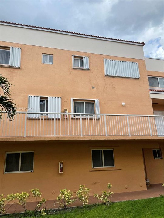 En Venta: $280,000 (2 camas, 2 baños, 900 Pies cuadrados)
