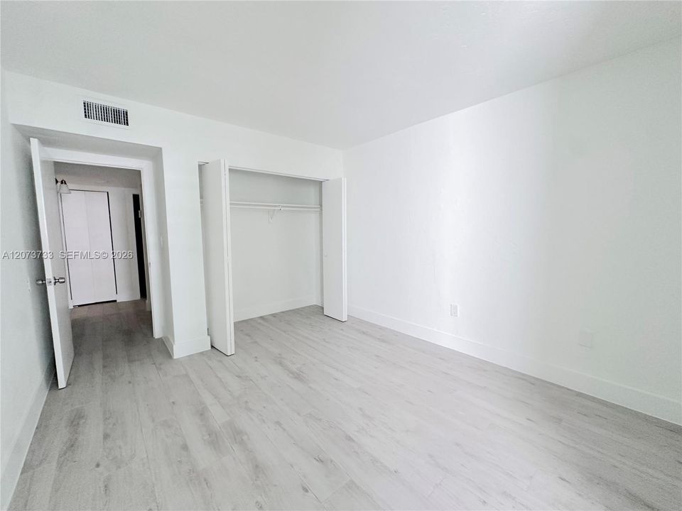 For Rent: $2,150 (2 beds, 1 baths, 1056 Square Feet)