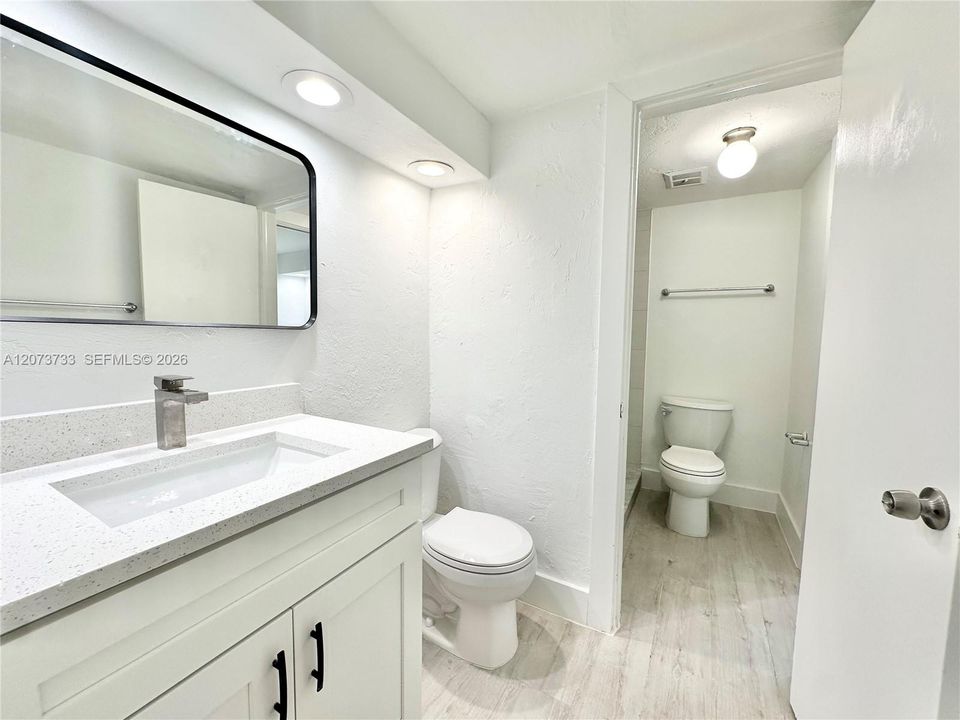 For Rent: $2,150 (2 beds, 1 baths, 1056 Square Feet)