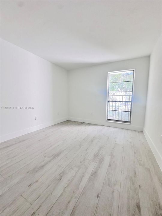 For Rent: $2,150 (2 beds, 1 baths, 1056 Square Feet)