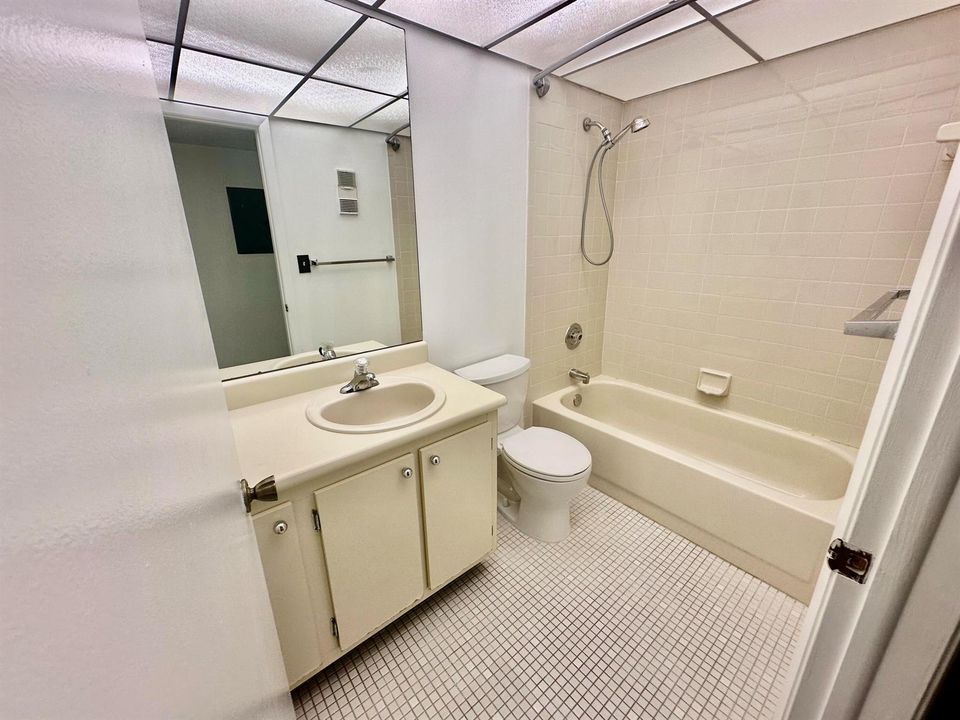 2nd Bathroom