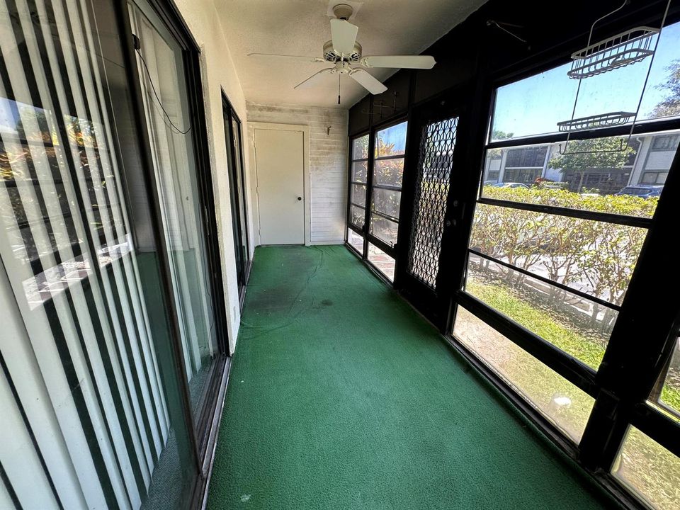Glass/Screened Patio