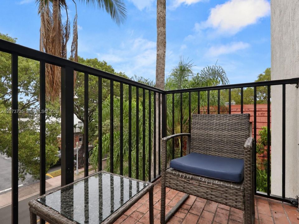 For Sale: $749,000 (3 beds, 2 baths, 1160 Square Feet)