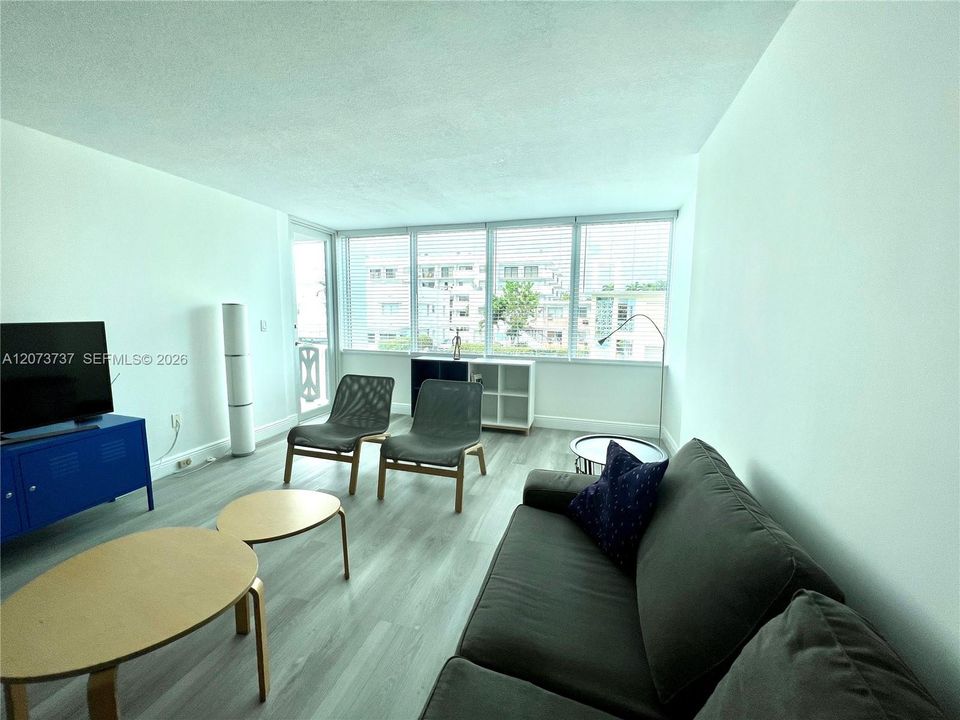 В аренду: $2,200 (1 спален, 1 ванн, 864 Квадратных фут)