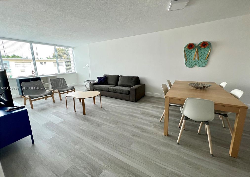 В аренду: $2,200 (1 спален, 1 ванн, 864 Квадратных фут)