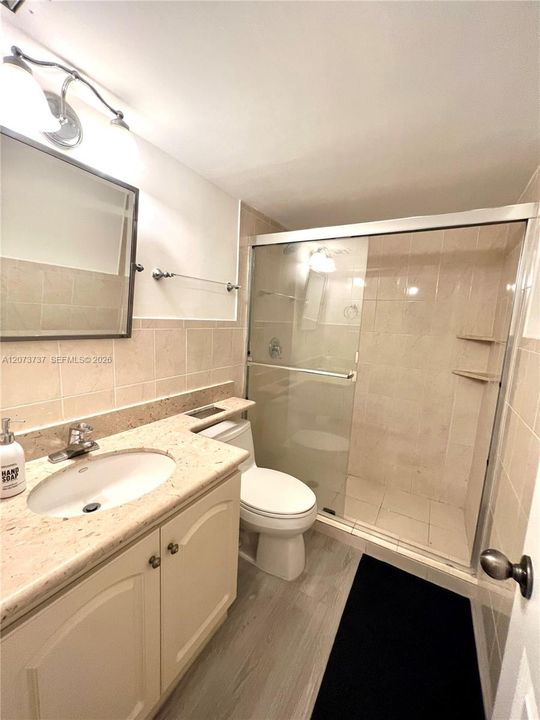 В аренду: $2,200 (1 спален, 1 ванн, 864 Квадратных фут)