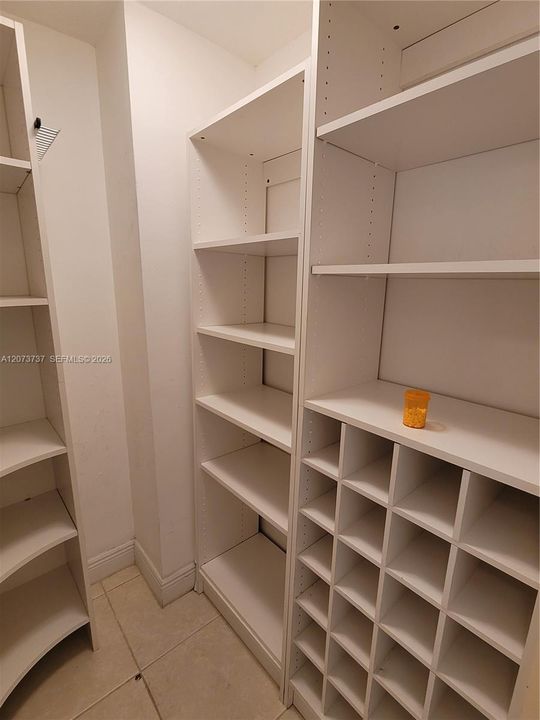 В аренду: $2,200 (1 спален, 1 ванн, 864 Квадратных фут)