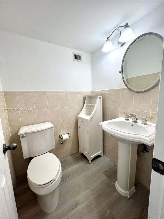 В аренду: $2,200 (1 спален, 1 ванн, 864 Квадратных фут)