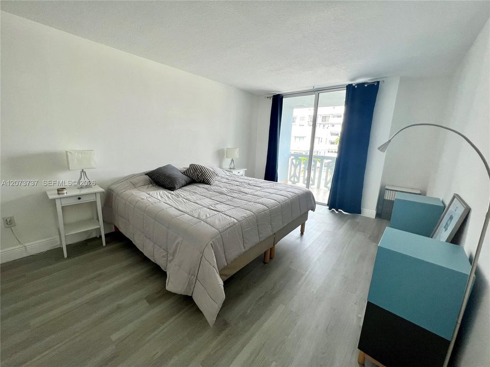 В аренду: $2,200 (1 спален, 1 ванн, 864 Квадратных фут)