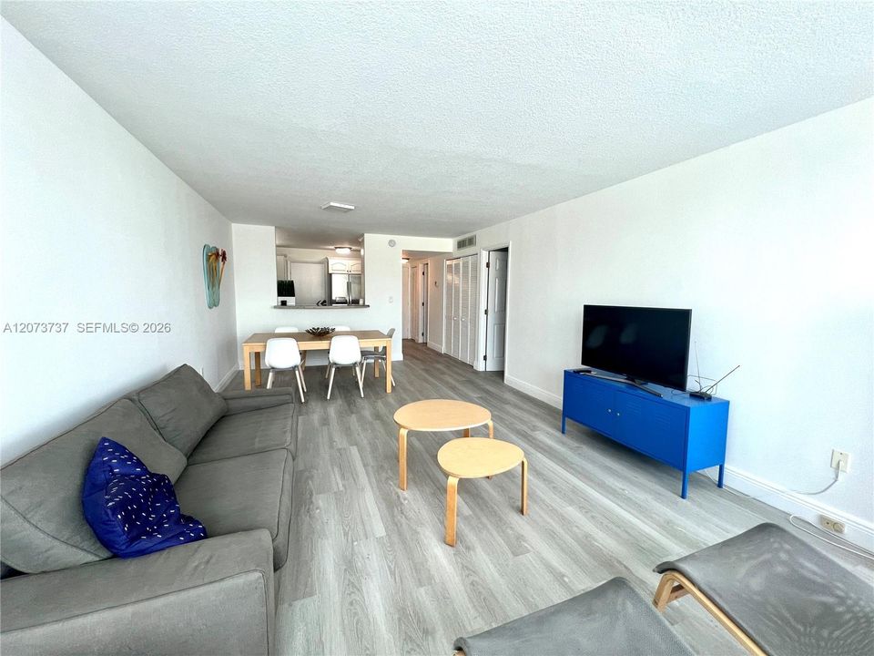В аренду: $2,200 (1 спален, 1 ванн, 864 Квадратных фут)