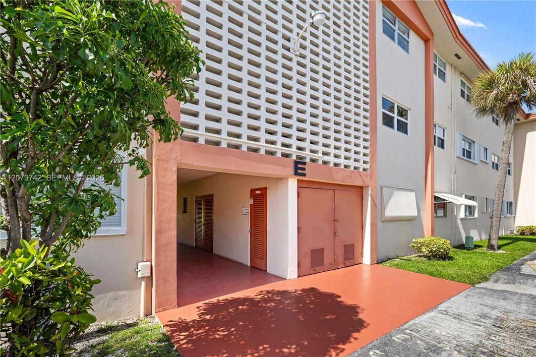 En Venta: $185,000 (2 camas, 2 baños, 968 Pies cuadrados)