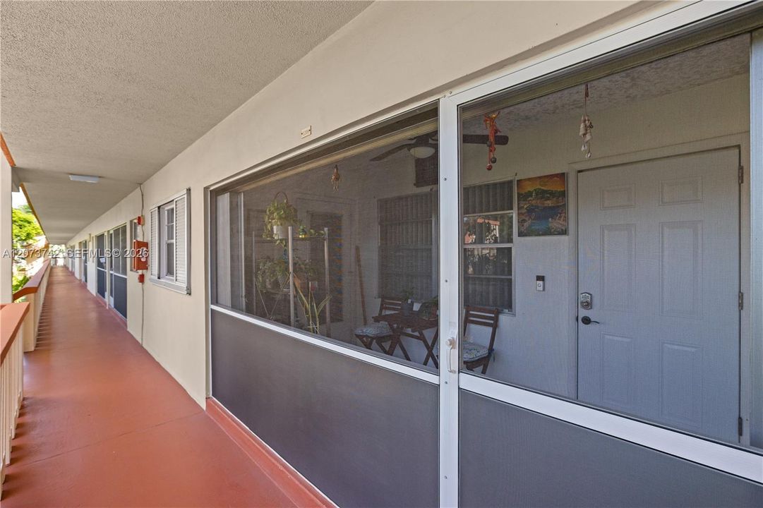En Venta: $185,000 (2 camas, 2 baños, 968 Pies cuadrados)