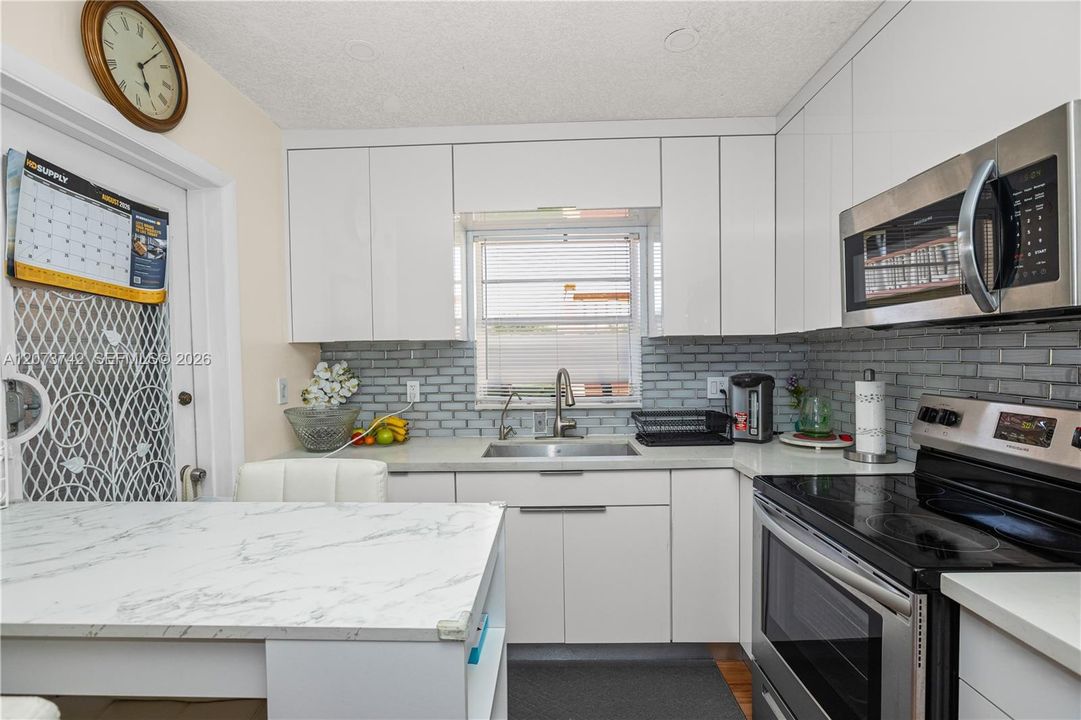 En Venta: $185,000 (2 camas, 2 baños, 968 Pies cuadrados)