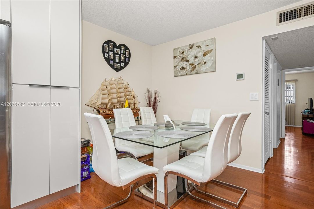 En Venta: $185,000 (2 camas, 2 baños, 968 Pies cuadrados)