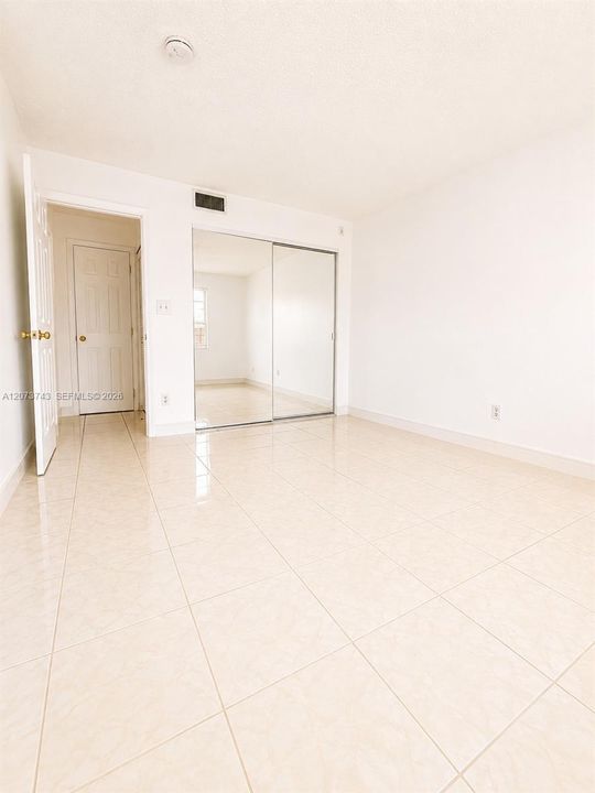 For Rent: $1,650 (1 beds, 1 baths, 8140 Square Feet)