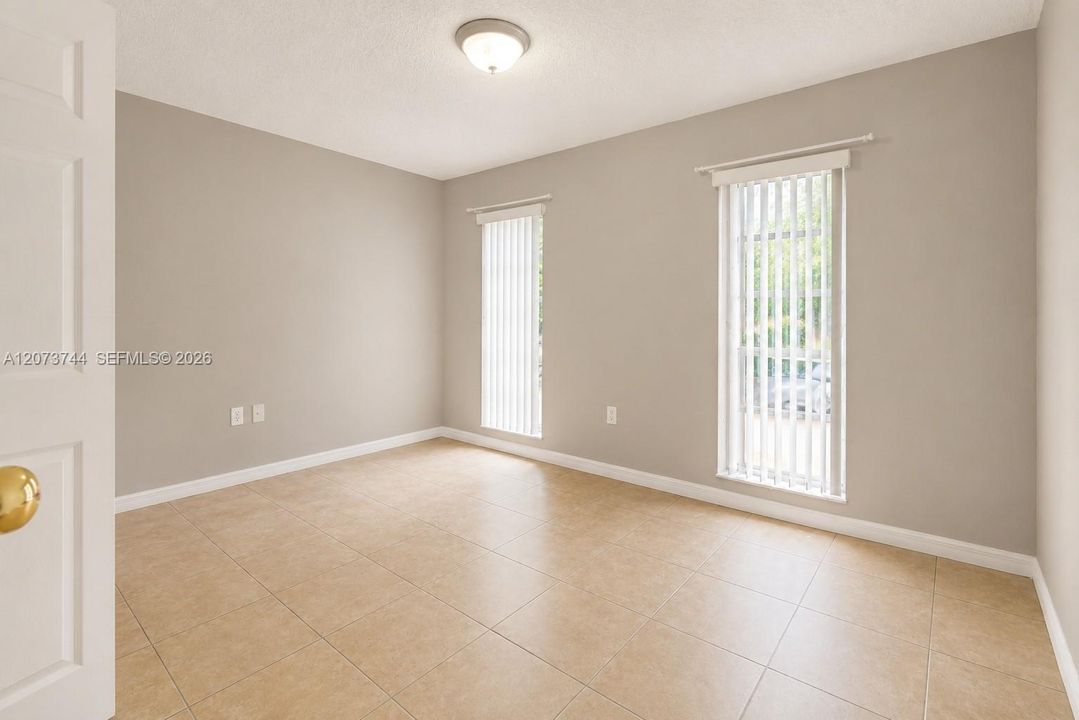 En Venta: $520,000 (3 camas, 2 baños, 1271 Pies cuadrados)