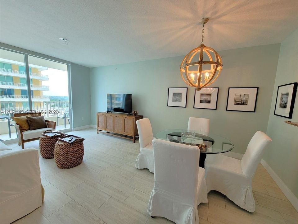 For Rent: $3,050 (1 beds, 1 baths, 782 Square Feet)