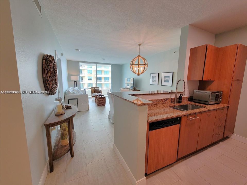 For Rent: $3,050 (1 beds, 1 baths, 782 Square Feet)