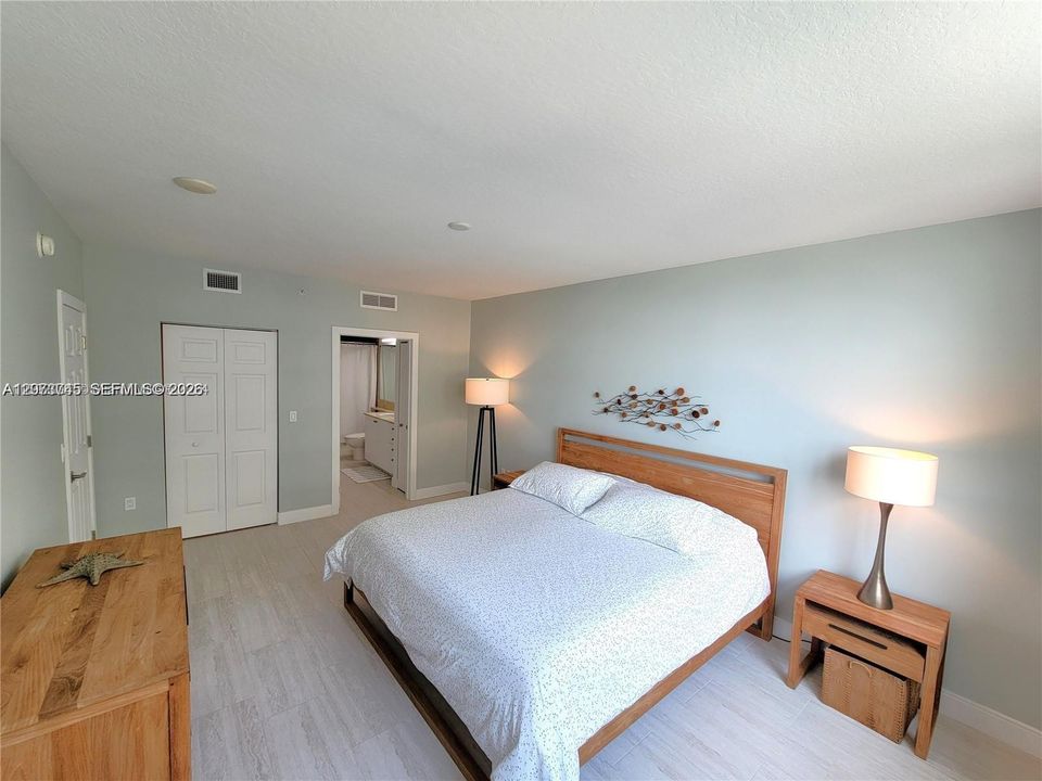 For Rent: $3,050 (1 beds, 1 baths, 782 Square Feet)