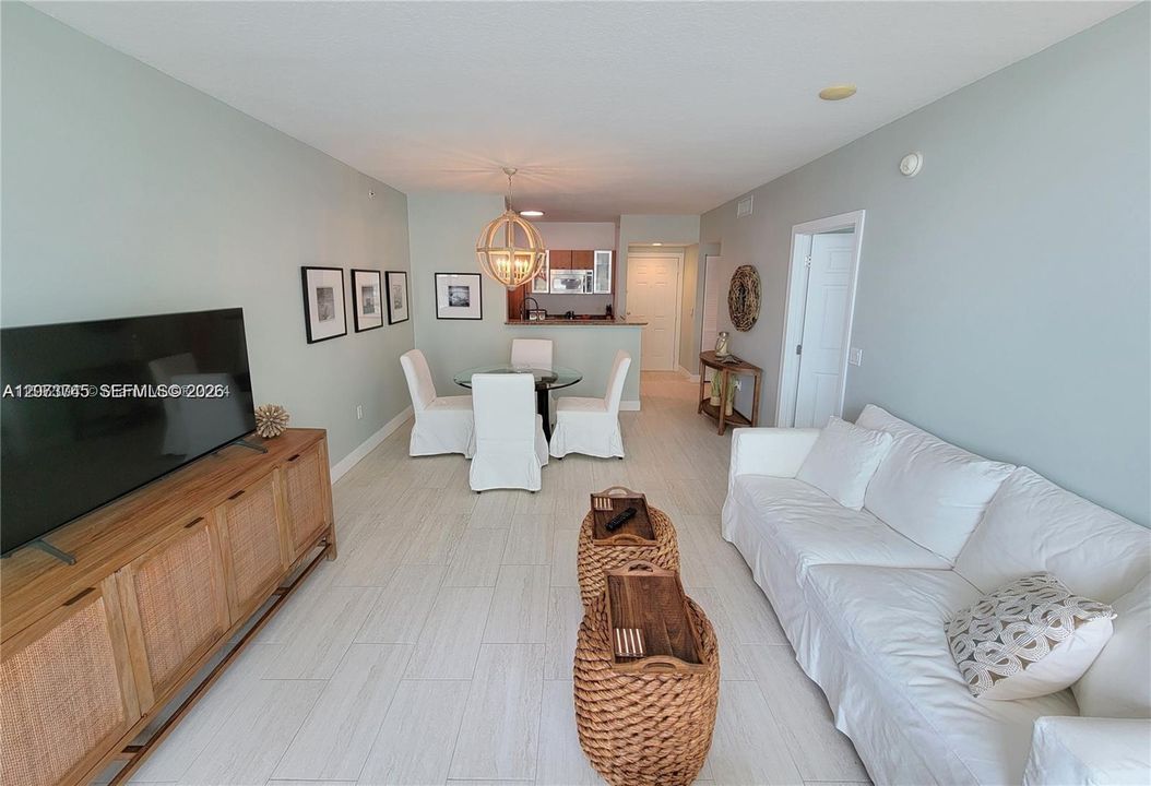 For Rent: $3,050 (1 beds, 1 baths, 782 Square Feet)
