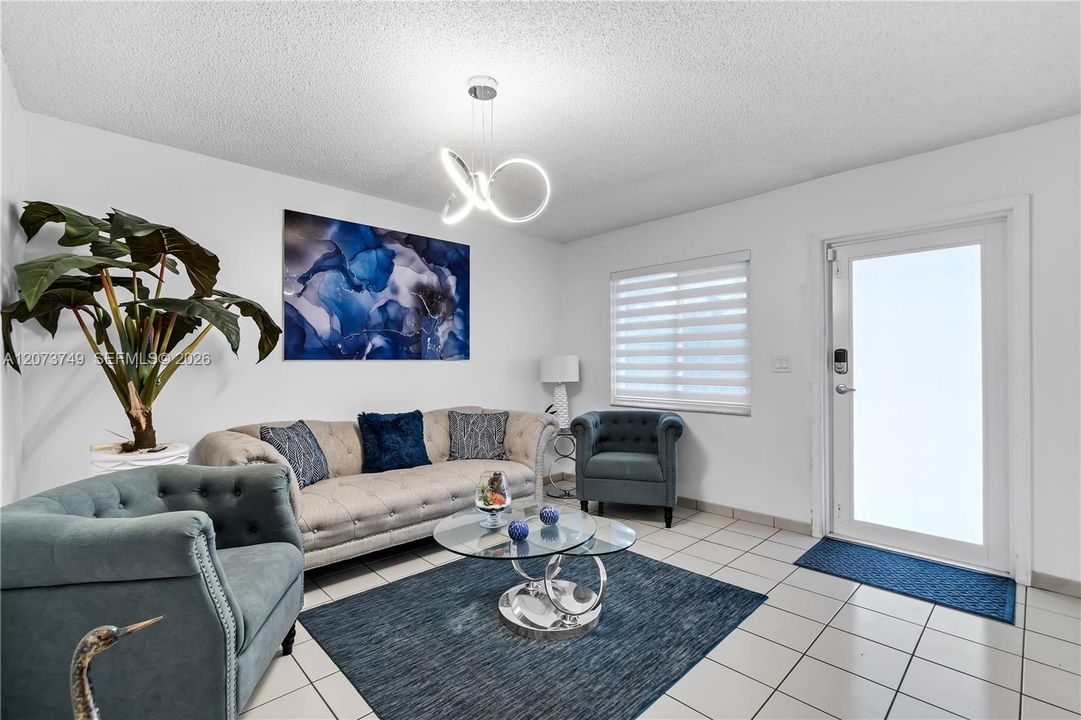 For Rent: $3,500 (3 beds, 2 baths, 1418 Square Feet)