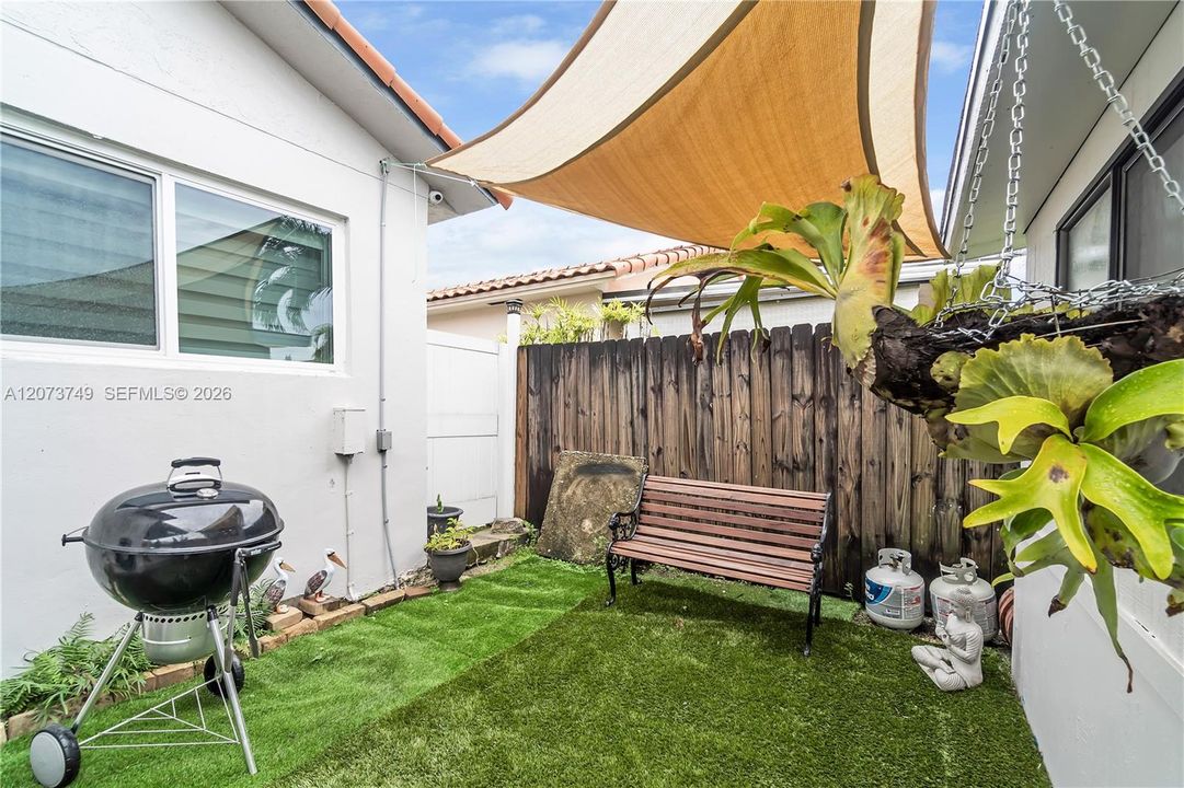 For Rent: $3,500 (3 beds, 2 baths, 1418 Square Feet)