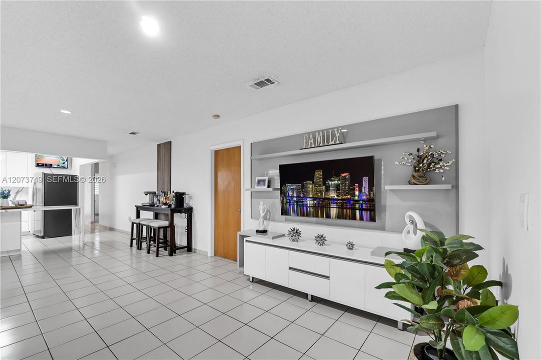 For Rent: $3,500 (3 beds, 2 baths, 1418 Square Feet)
