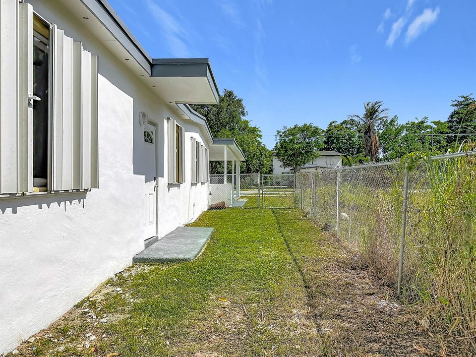 10235 SW 177th Street-56