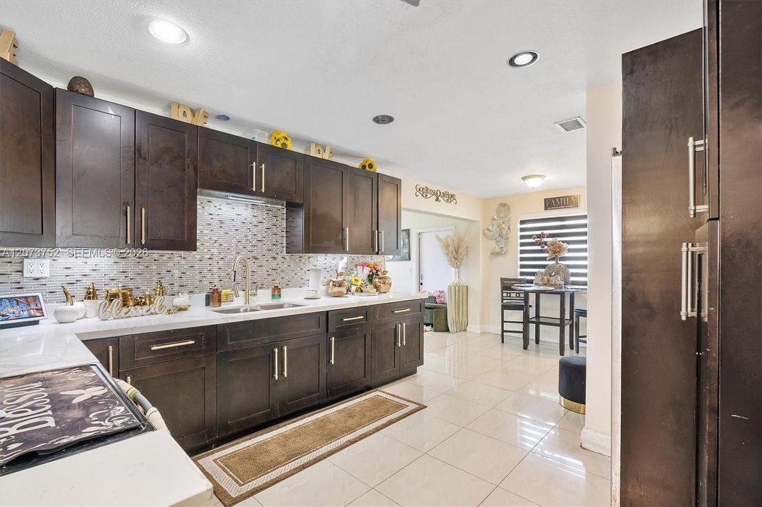 For Sale: $580,000 (4 beds, 2 baths, 1893 Square Feet)