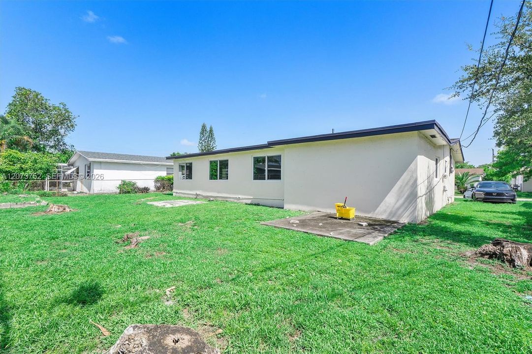 For Sale: $580,000 (4 beds, 2 baths, 1893 Square Feet)