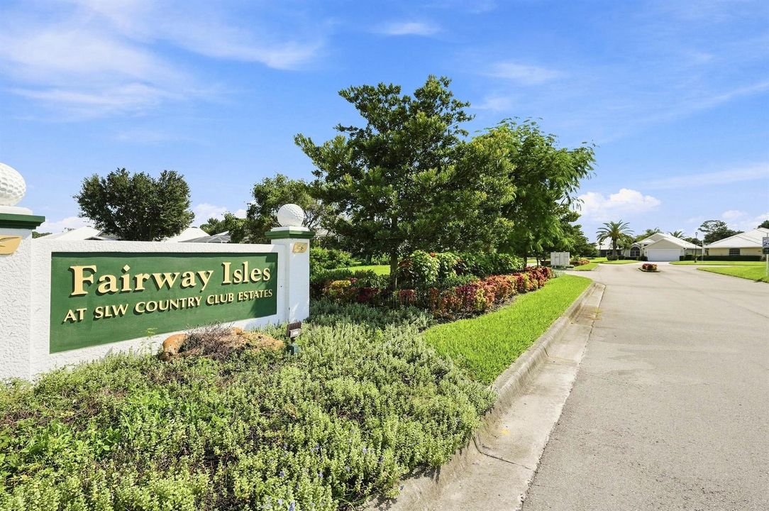 Fairway Isle Entrance