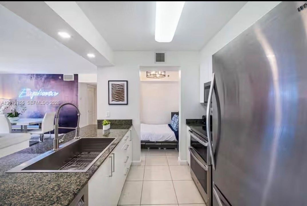 На продажу: $1,250,000 (2 спален, 2 ванн, 1105 Квадратных фут)