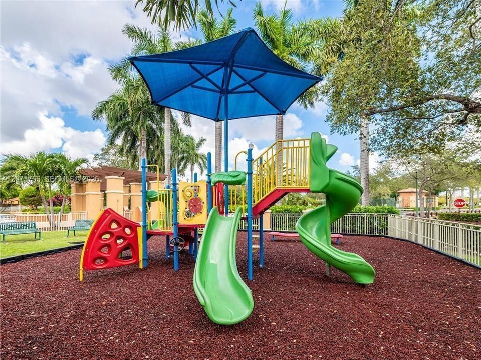 For Sale: $370,000 (3 beds, 2 baths, 1616 Square Feet)