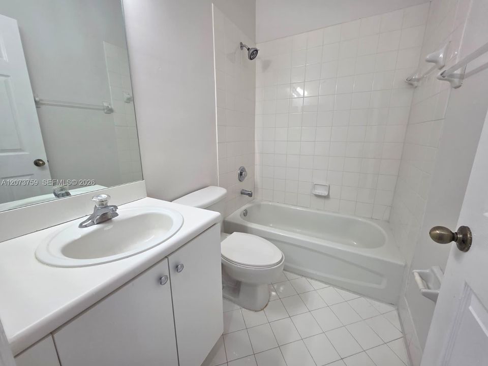 For Rent: $3,200 (3 beds, 2 baths, 1758 Square Feet)