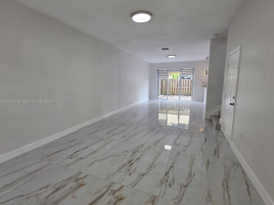 For Rent: $3,200 (3 beds, 2 baths, 1758 Square Feet)