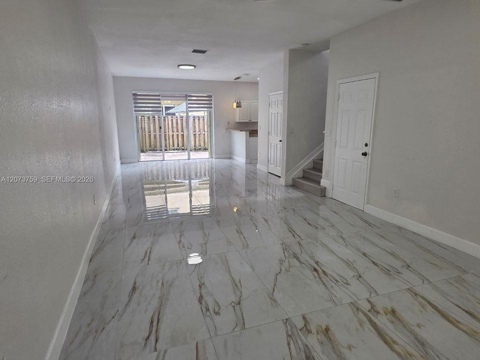 For Rent: $3,200 (3 beds, 2 baths, 1758 Square Feet)