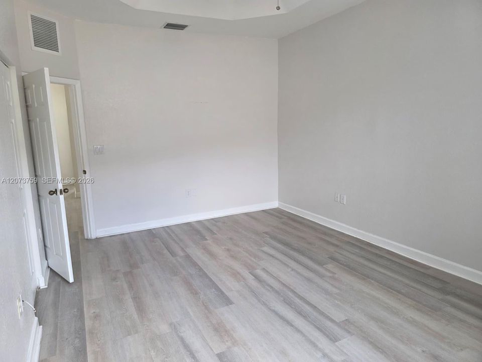 For Rent: $3,200 (3 beds, 2 baths, 1758 Square Feet)