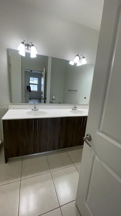 En Renta: $2,599 (2 camas, 2 baños, 1262 Pies cuadrados)