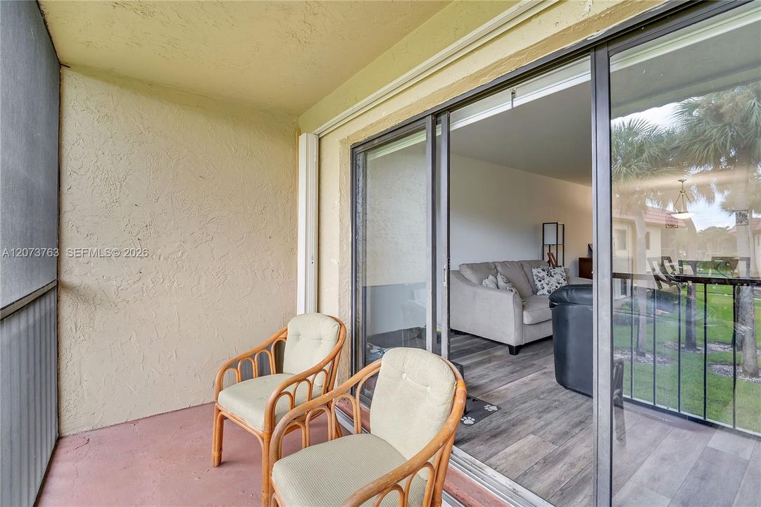For Sale: $340,000 (2 beds, 2 baths, 1231 Square Feet)