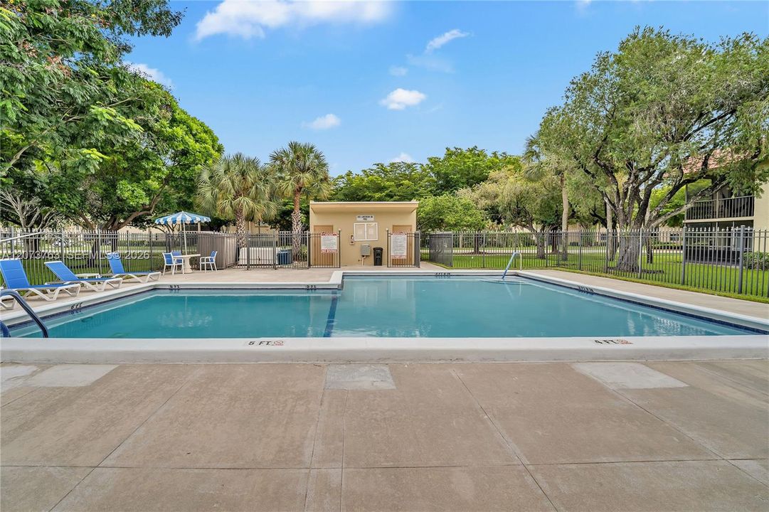 For Sale: $340,000 (2 beds, 2 baths, 1231 Square Feet)