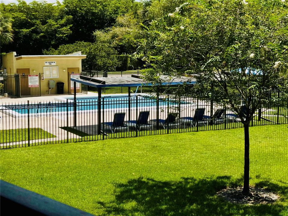 For Sale: $340,000 (2 beds, 2 baths, 1231 Square Feet)