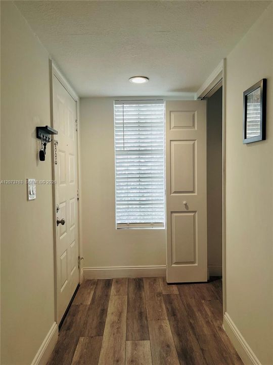 For Sale: $340,000 (2 beds, 2 baths, 1231 Square Feet)