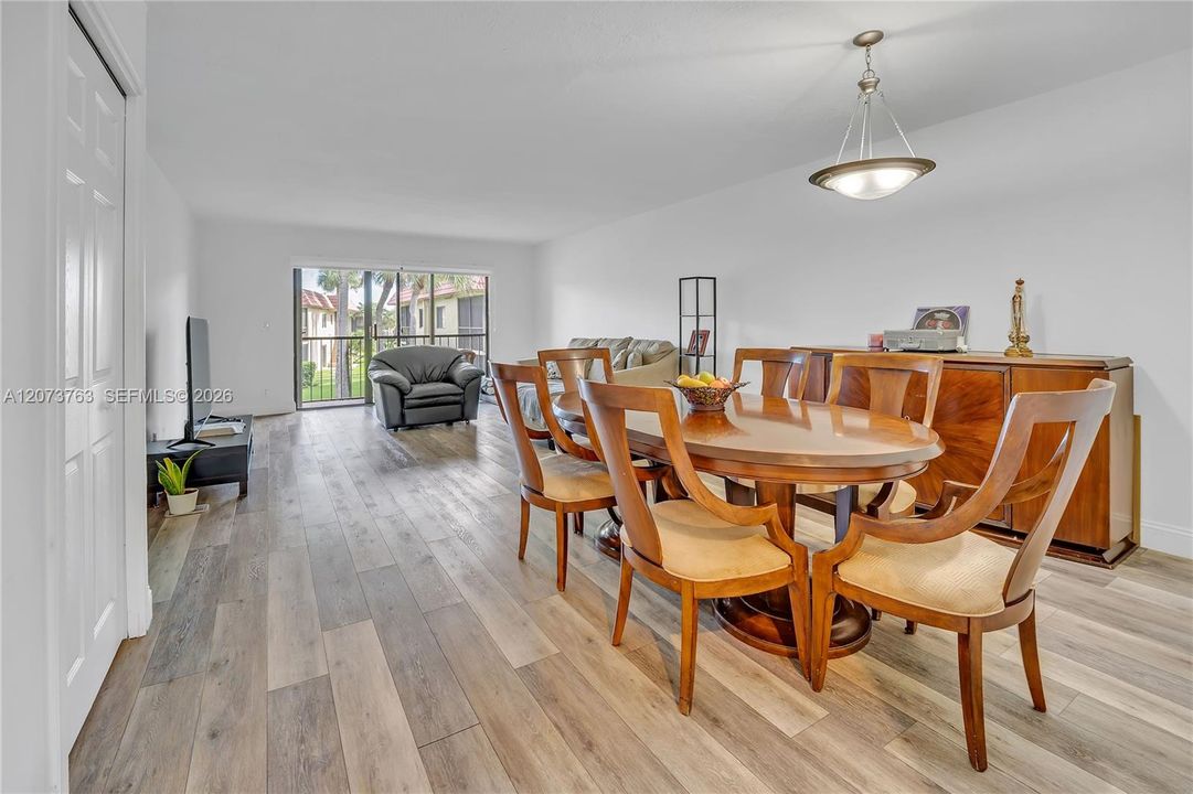 For Sale: $340,000 (2 beds, 2 baths, 1231 Square Feet)