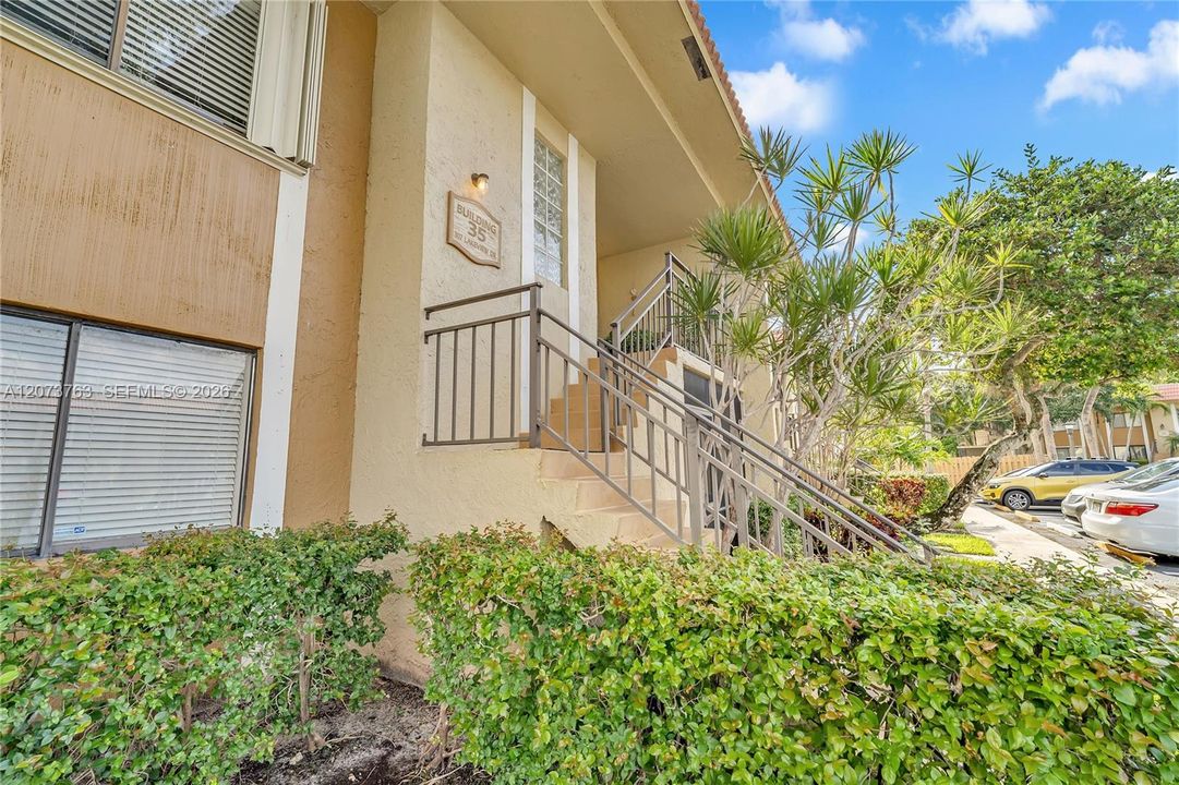 For Sale: $340,000 (2 beds, 2 baths, 1231 Square Feet)