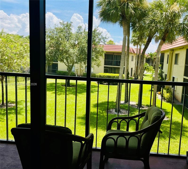 For Sale: $340,000 (2 beds, 2 baths, 1231 Square Feet)