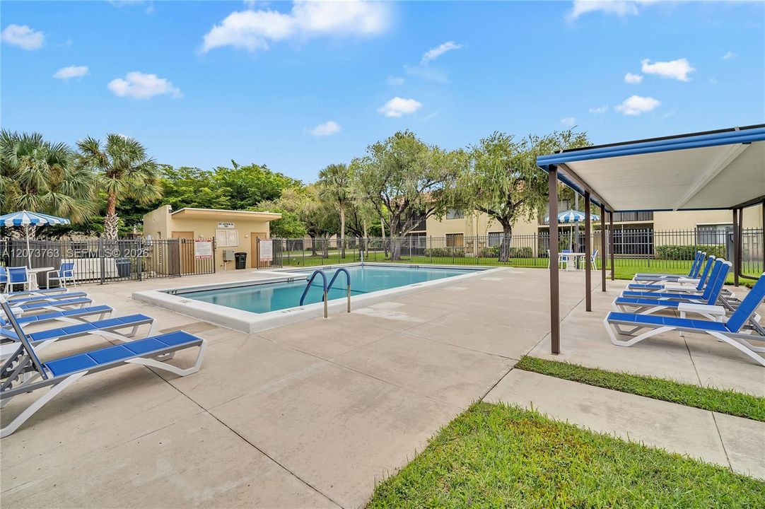 For Sale: $340,000 (2 beds, 2 baths, 1231 Square Feet)