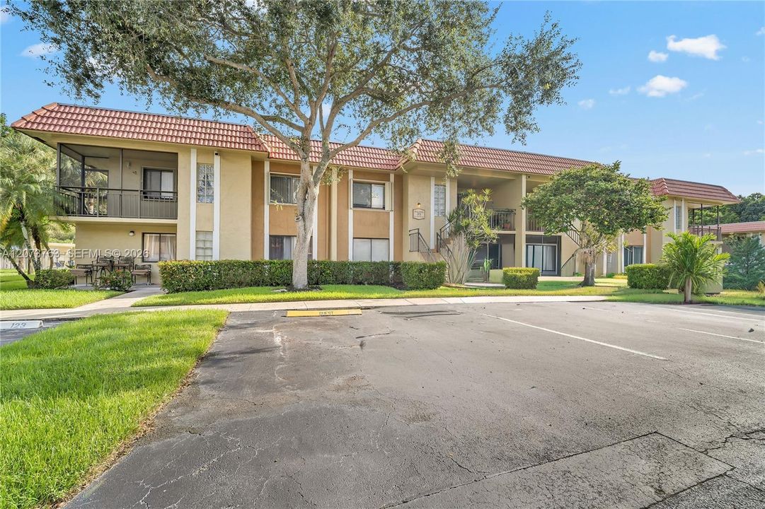 For Sale: $340,000 (2 beds, 2 baths, 1231 Square Feet)